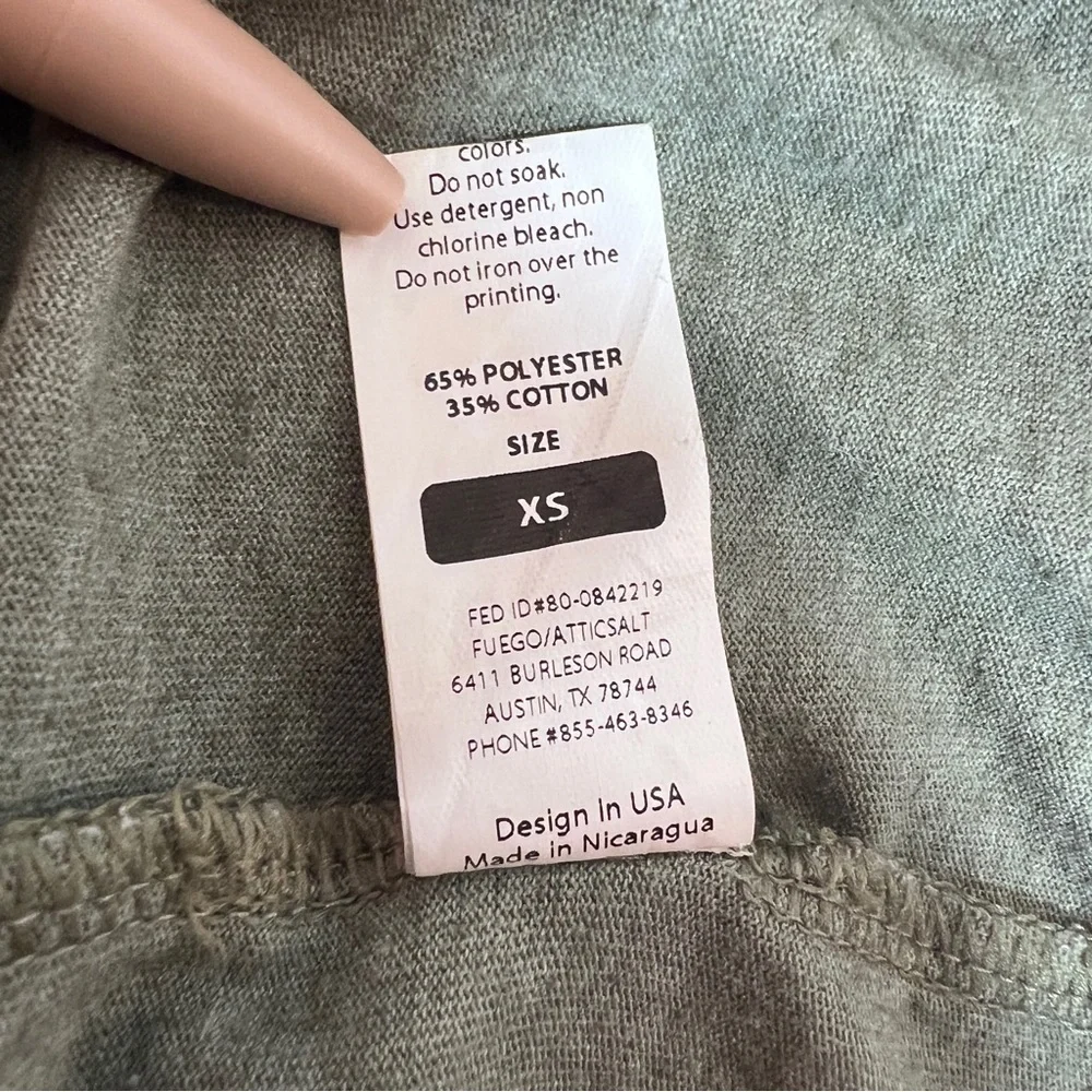 Fuego 🌈🎄Happy Holigays🎄 🌈Green T-shirt-Size XS - Picture 8 of 8